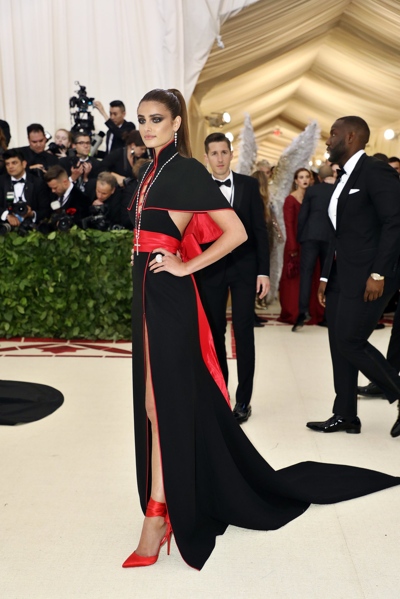 Met Gala 2018: Sự kiện toàn sao khủng nhưng Katy Perry mới là nhân vật chiếm trọn spotlight!